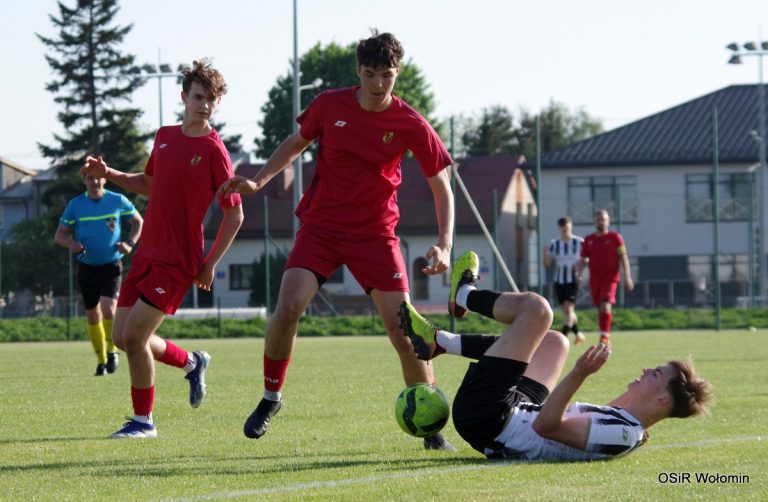 Huragan Wołomin - Unia Warszawa 0:0